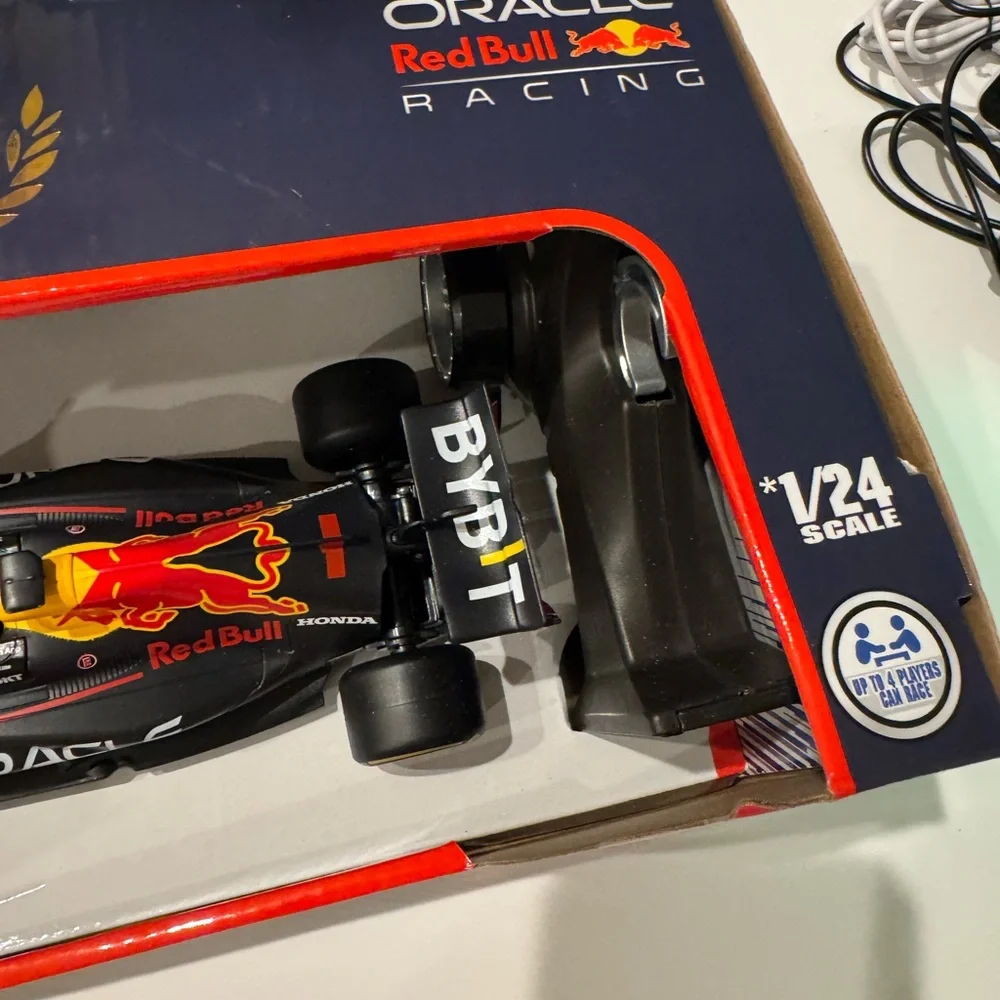 Red Bull RB19 Remote Control Formula One F1 Car Max Verstappen Oracle MIB